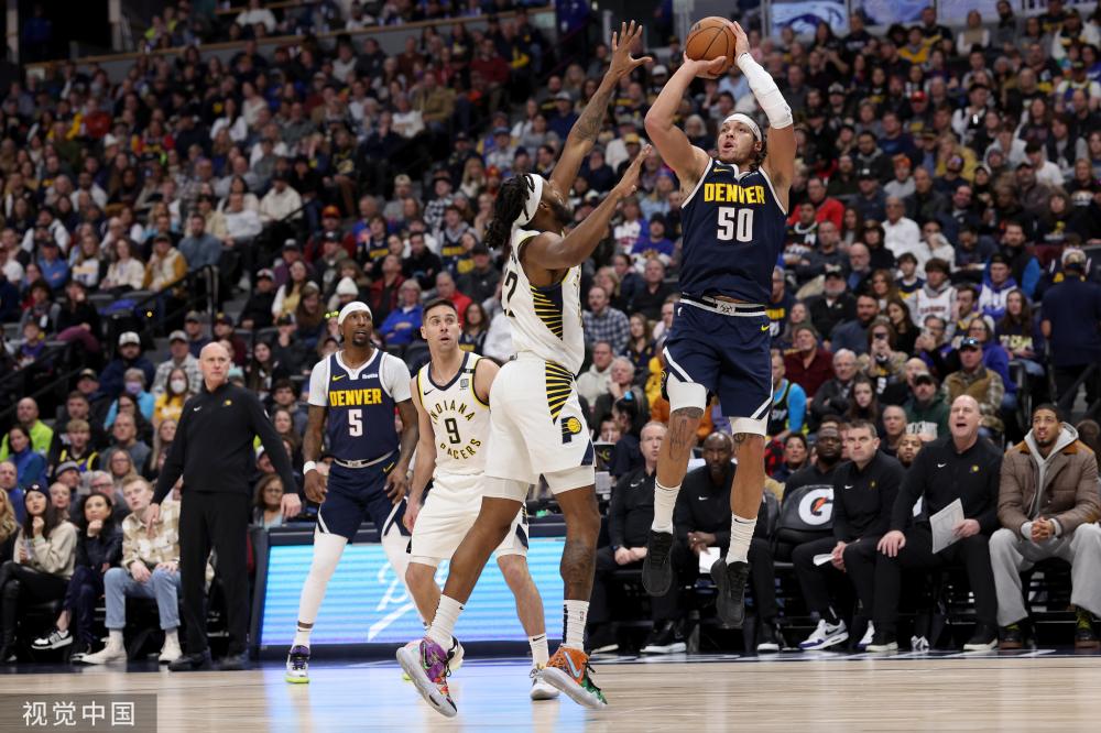 他与美丽女 他与美丽女